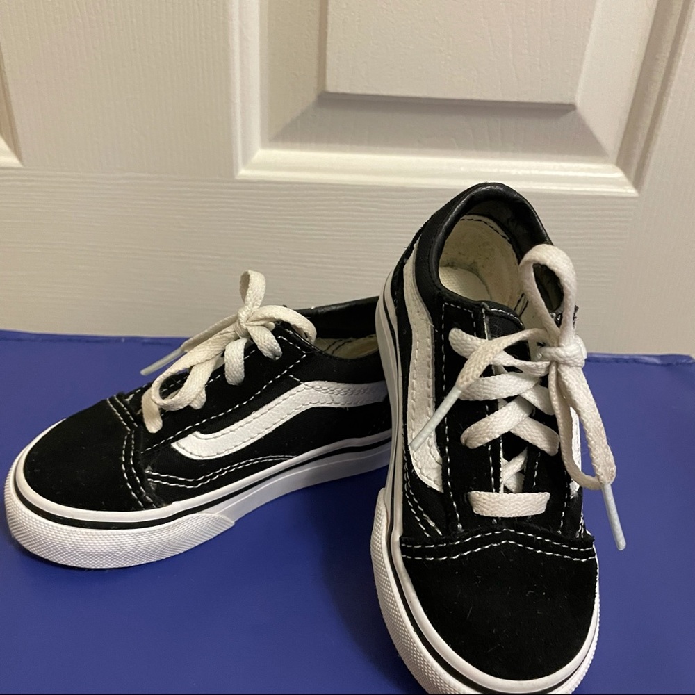 Black and White Toddler Vans